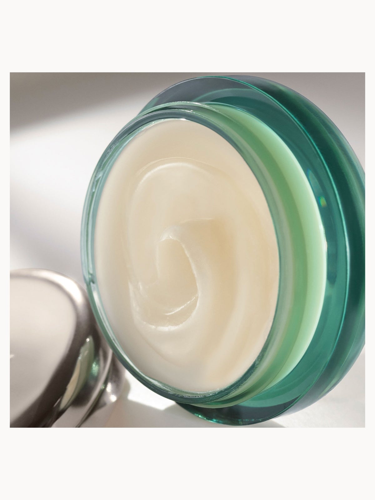 La Mer The Lip Balm - Intensive Moisturizing Lip Treatment for Soft, Smooth Lips with Nourishing Ingredients, photo 4
