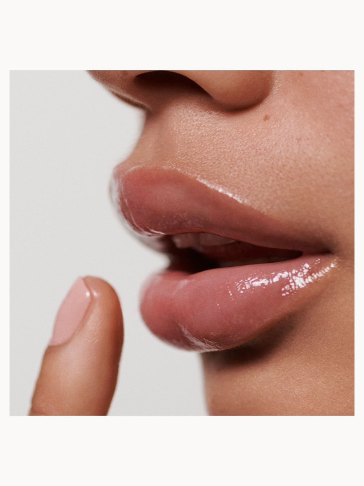 La Mer The Lip Balm - Intensive Moisturizing Lip Treatment for Soft, Smooth Lips with Nourishing Ingredients, photo 3