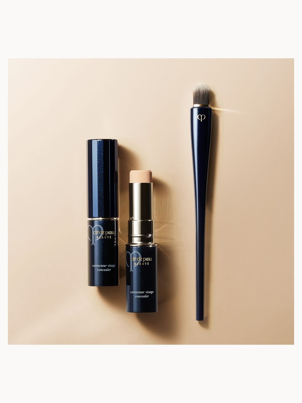 Clé de Peau Beauté Concealer Brush 3