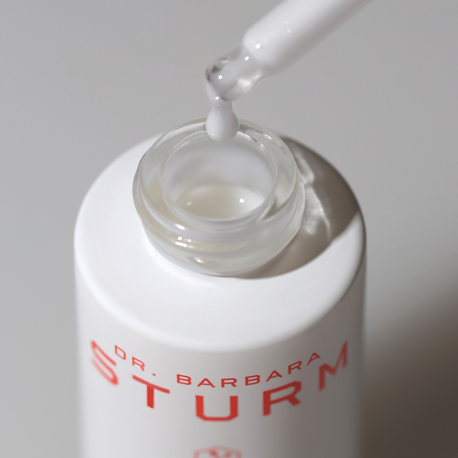 Thumbnail - Dr. Barbara Sturm The Better B Niacinamide Serum 30ml