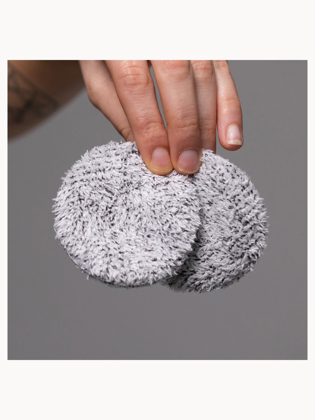 MAGNITONE Swipes 100% Microfibre Bamboo Makeup Remover Pads 6 Pack 4