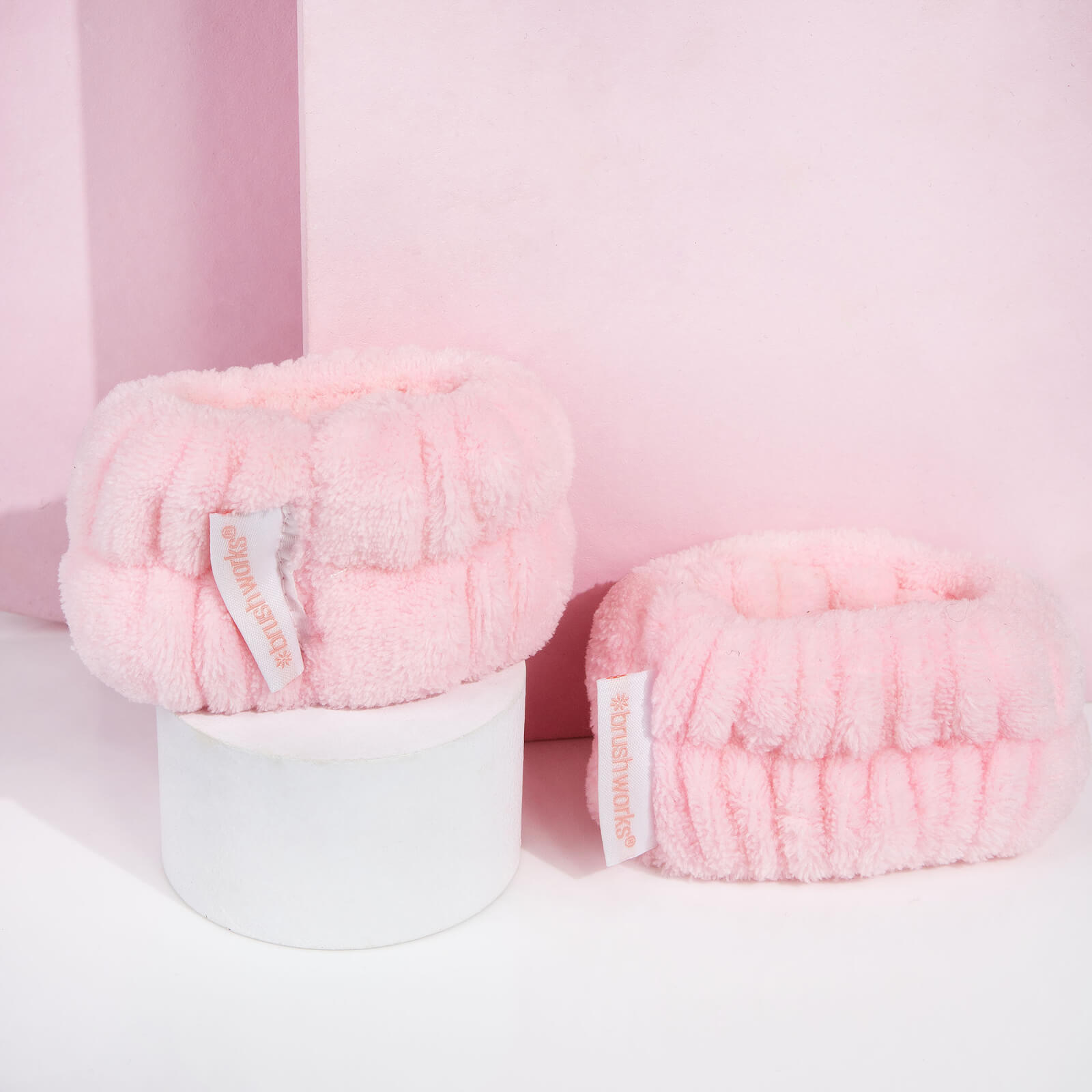 Thumbnail - brushworks Microfibre Wrist Wash Bands - 2 Pack