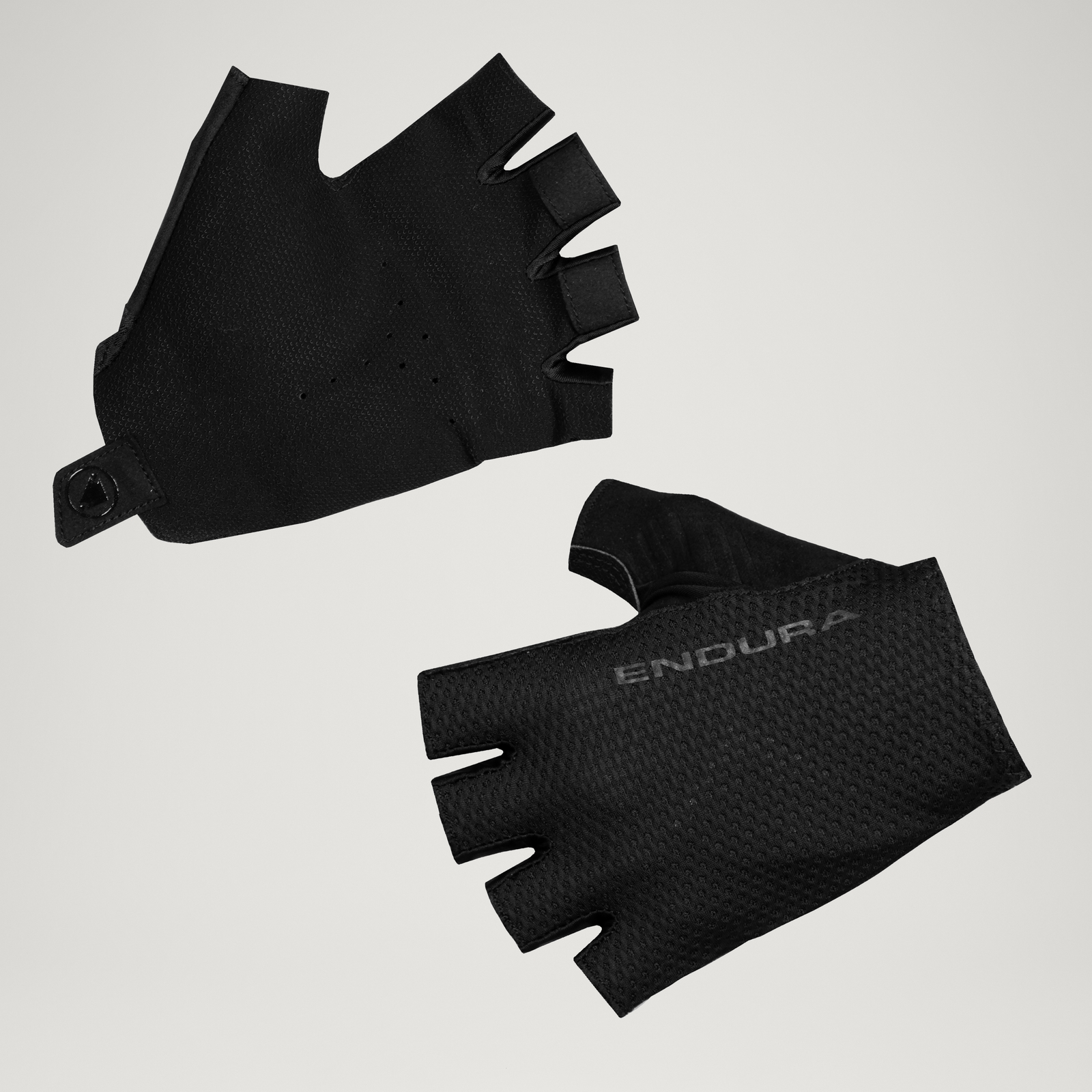 Endura Engineered Mitts - Black | Extra 10% off first order.