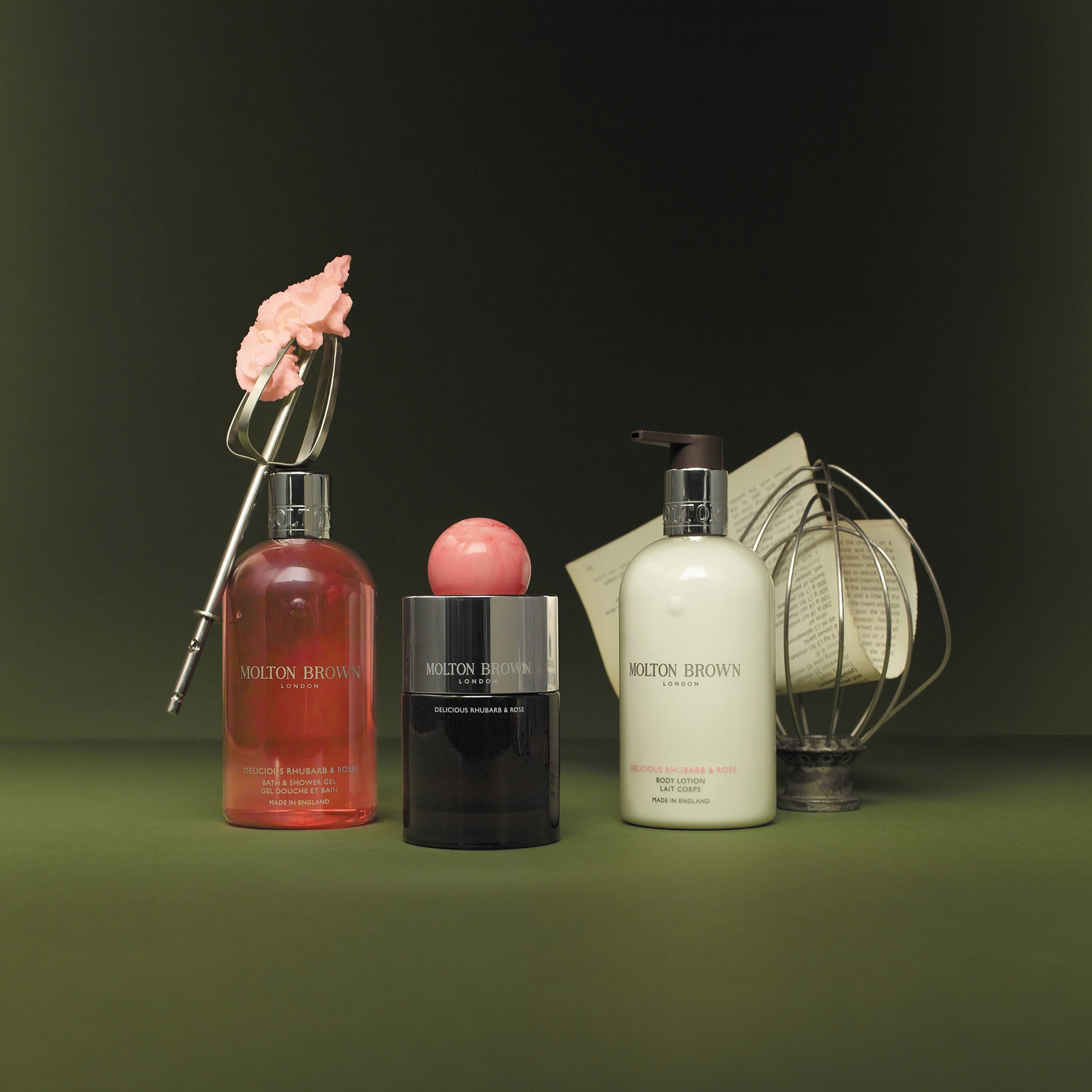 Thumbnail - Molton Brown Delicious Rhubarb and Rose Fine Liquid Hand Wash Refill 400ml