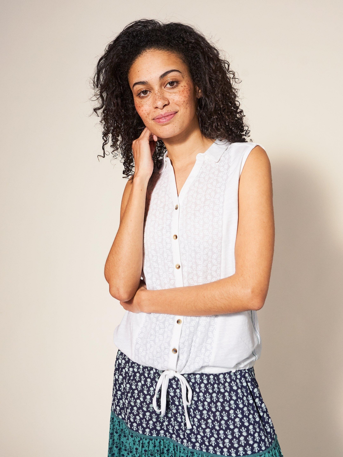 Ärmellose Jerseybluse mit Printmotiv - 46/R