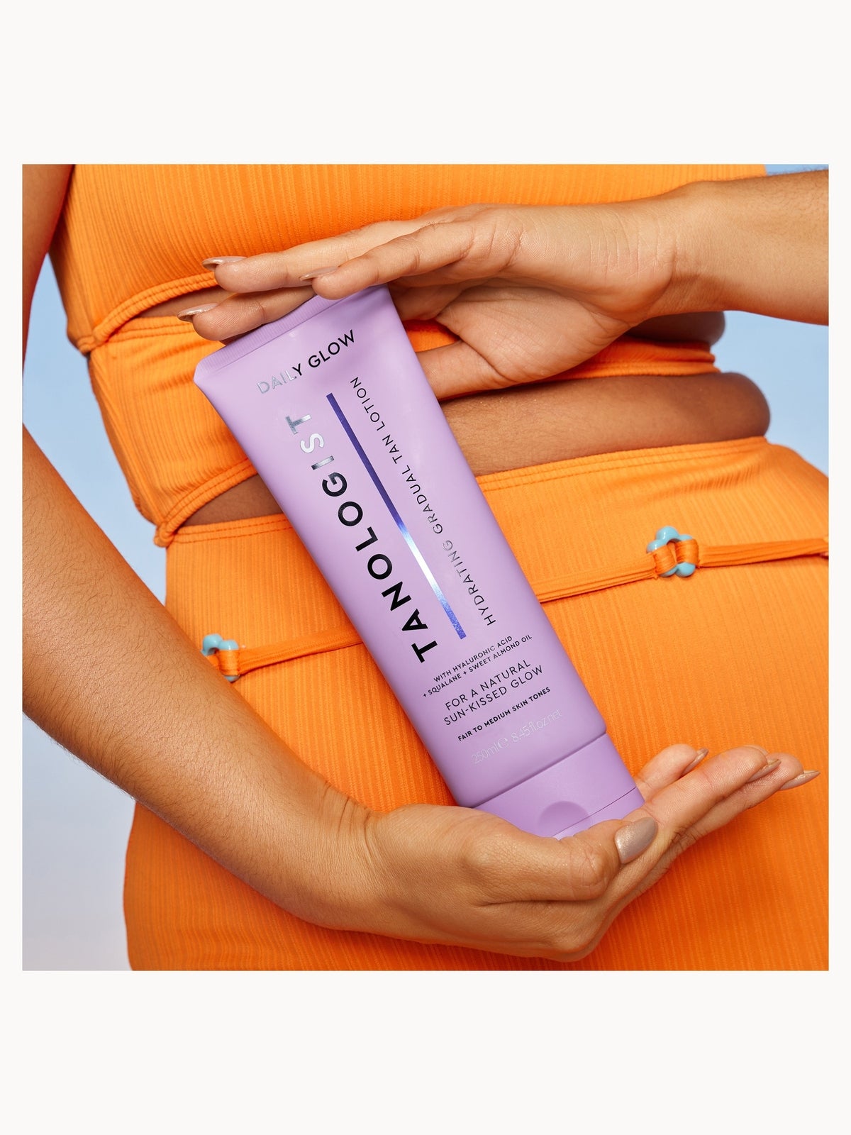 Tanologist Daily Glow Hydrating Gradual Tan - Fair to Medium 4