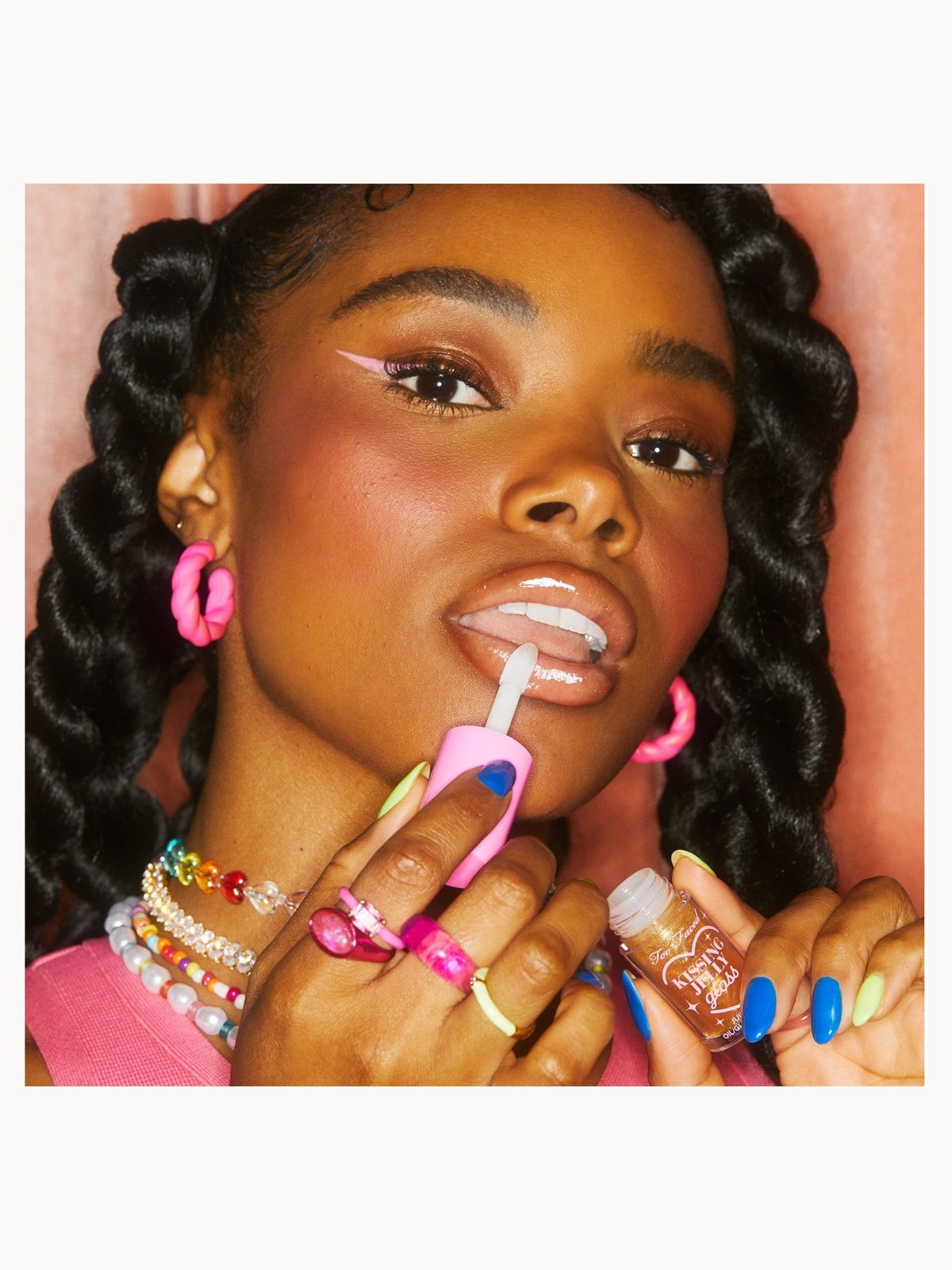Too Faced Kissing Jelly Lip Oil Gloss 4.5ml - (Various Shades) - Pina Colada 3