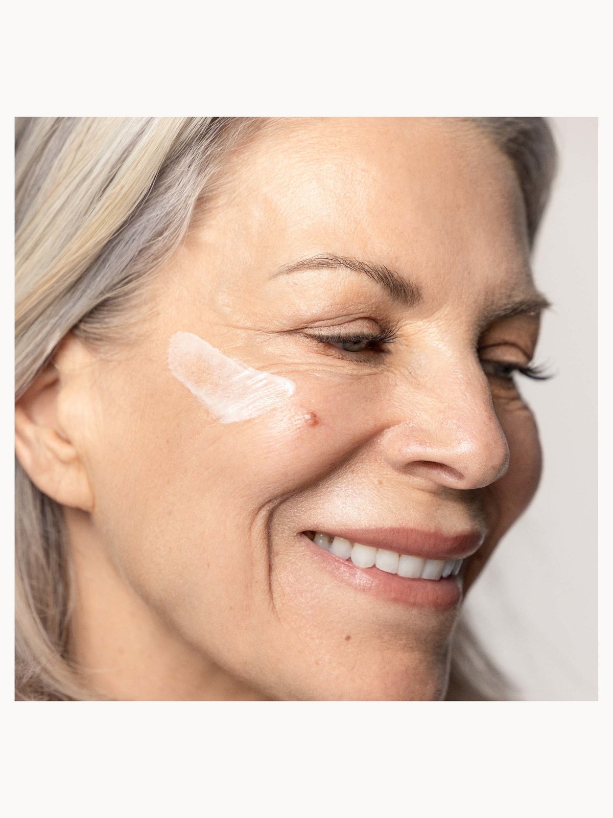 RéVive Skincare Brightening Vitamin C Serum 30ml 3