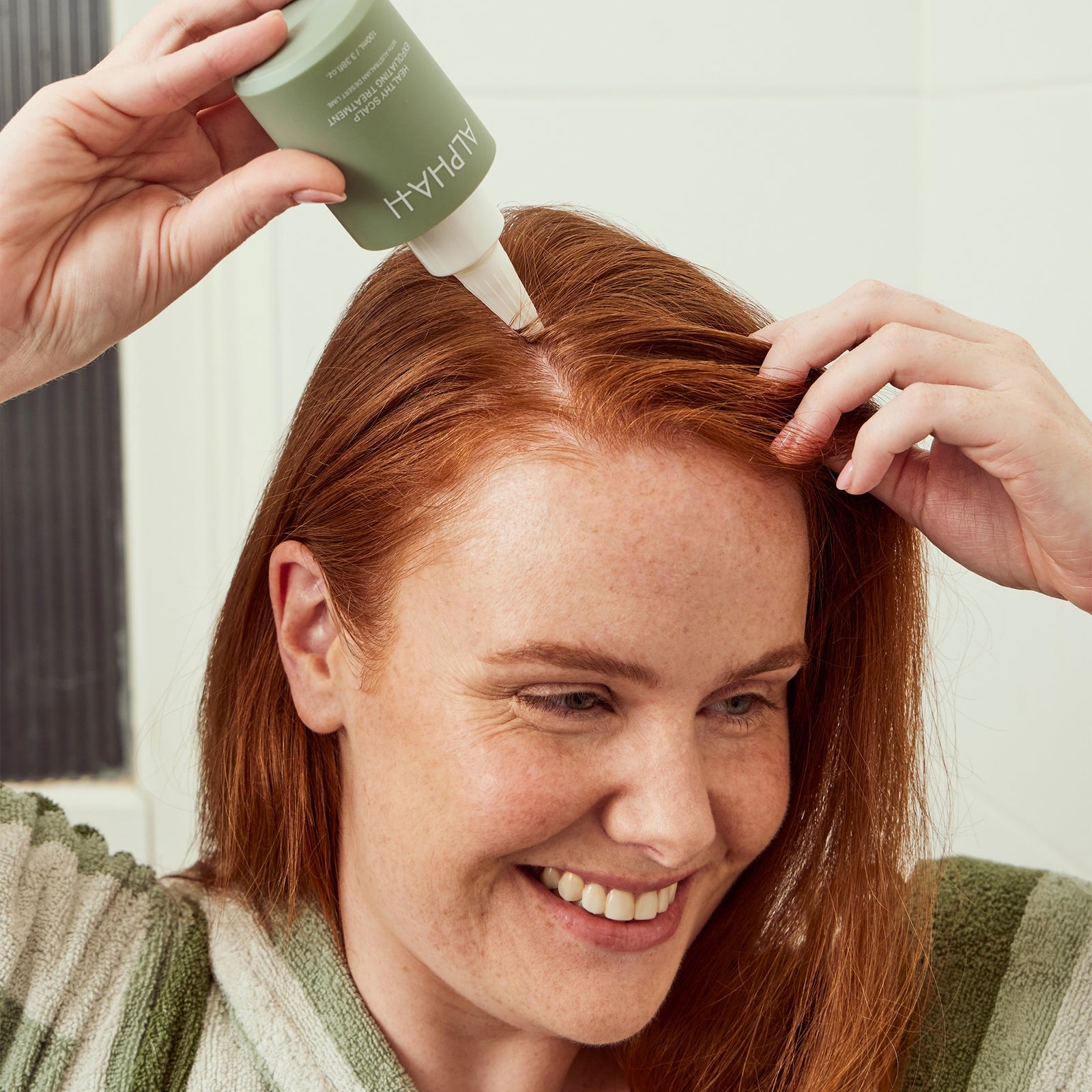 Alpha-H Healthy Scalp Exfoliating Treatment with Australian Desert Lime 100ml 4