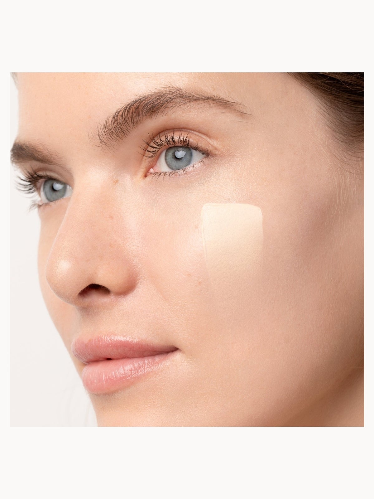 Chantecaille Just Skin Tinted Moisturizer SPF 15 35ml (Various Shades) - Alabaster 3