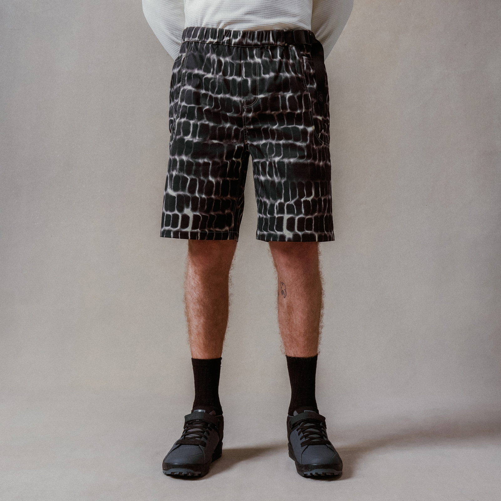 Endura Unisex Corner V Shorts - Black Camo | Extra 10% off first order.