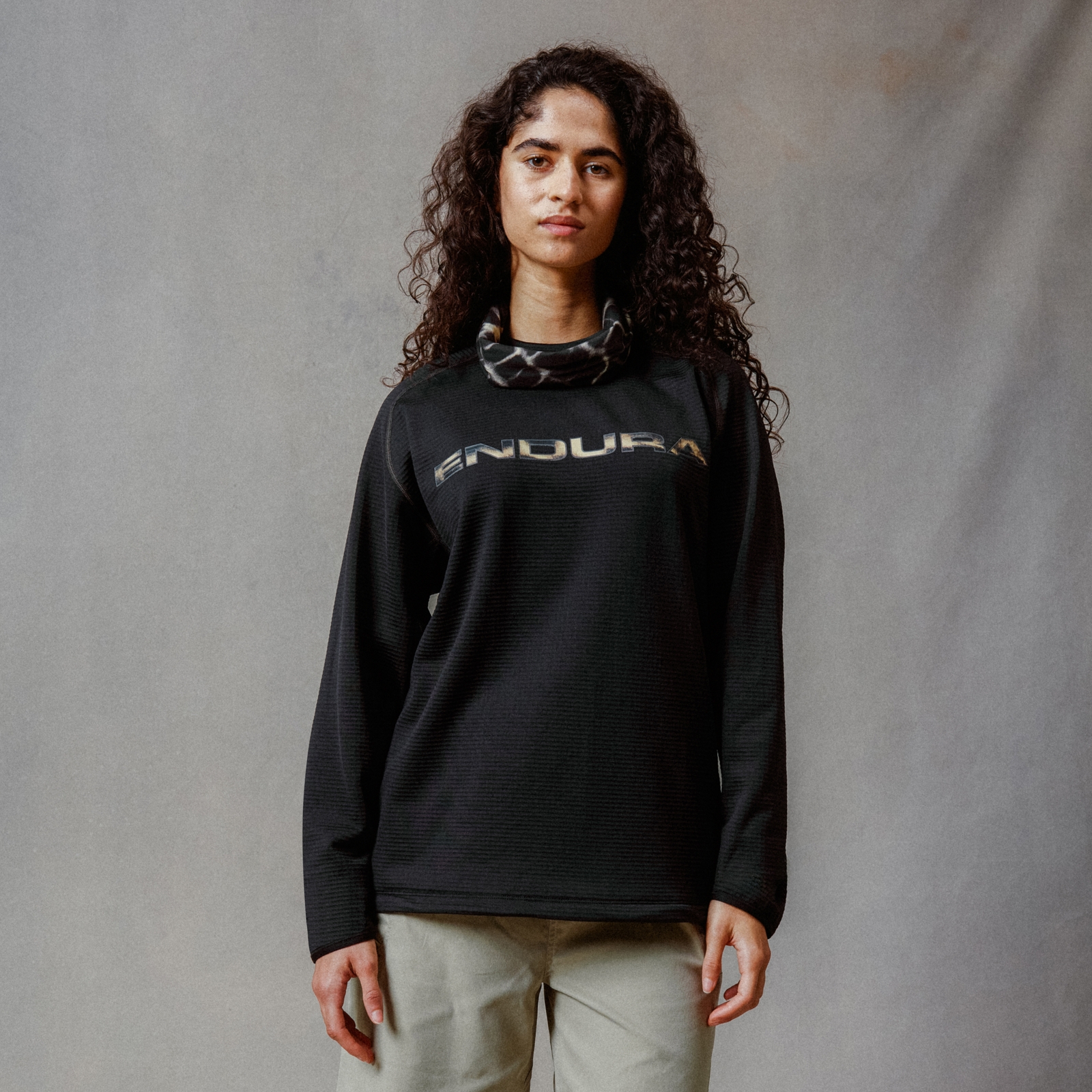 Endura Unisex Corner Sweatshirt - Black | Extra 10% off first order.