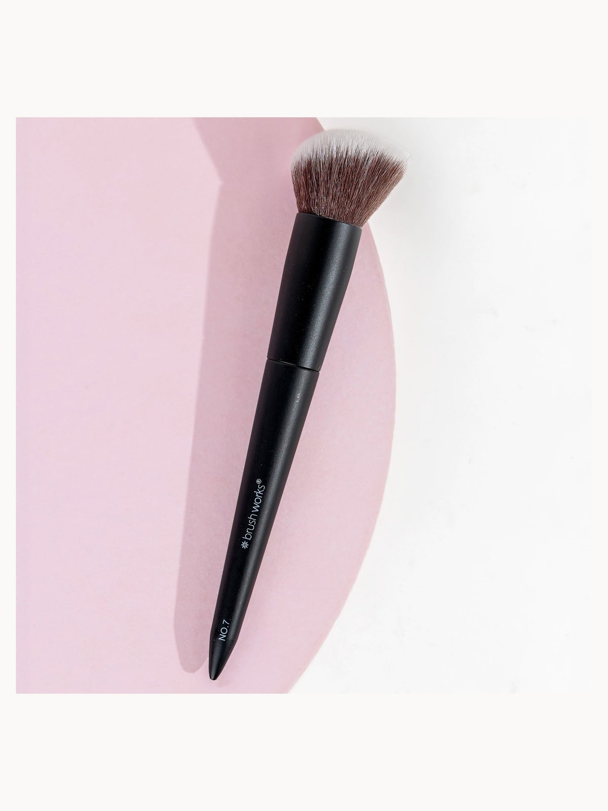 brushworks No. 7 Angled Blush Brush 4