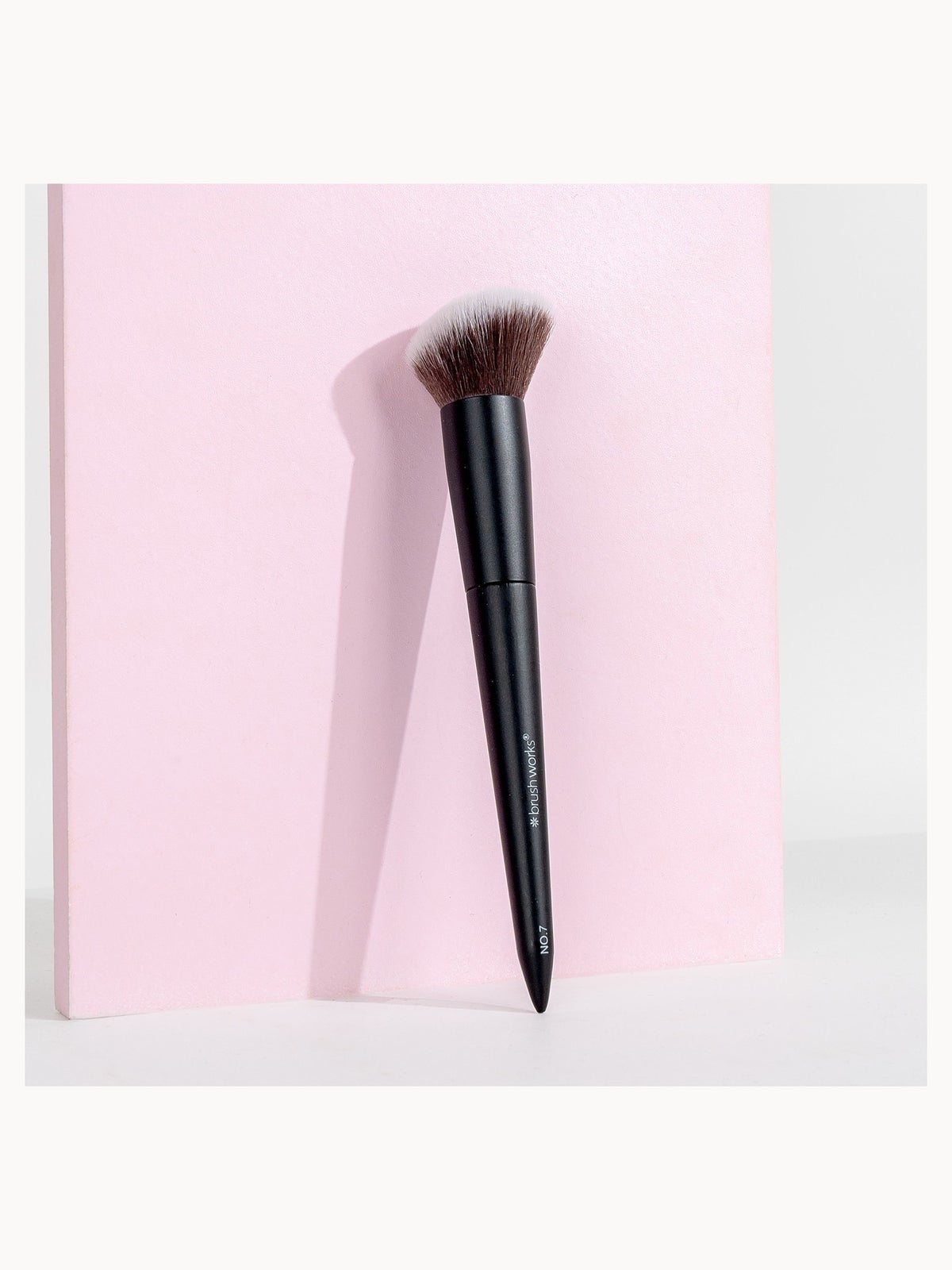 brushworks No. 7 Angled Blush Brush 3