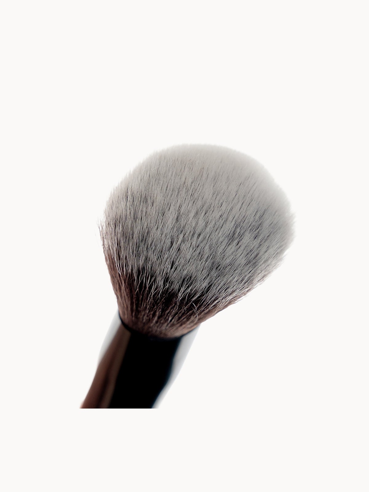 brushworks No. 2 Buffing Foundation Brush 4