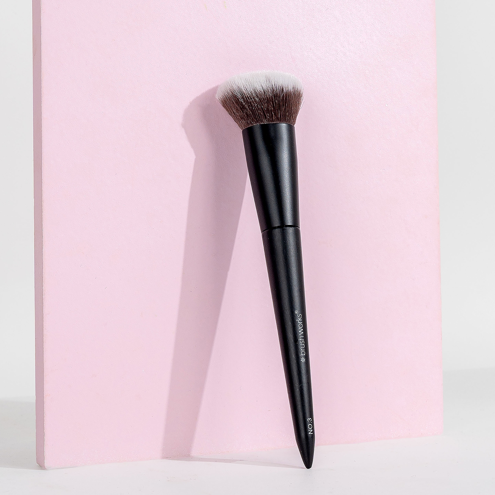 Thumbnail - brushworks No. 3 Multi-Tasking Brush