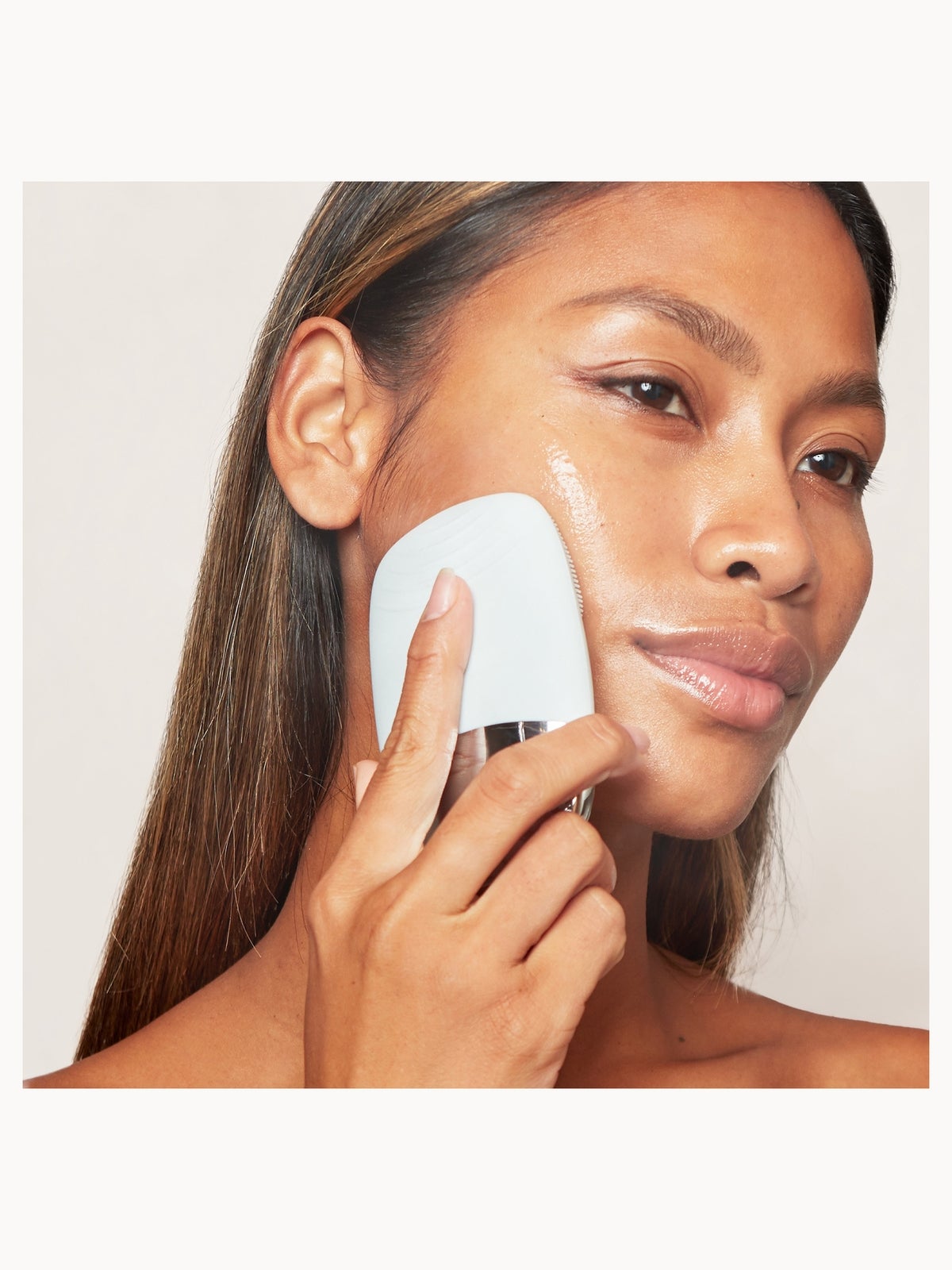 MAGNITONE London BabyBare Micro-Sonic Compact Cleansing Brush 4