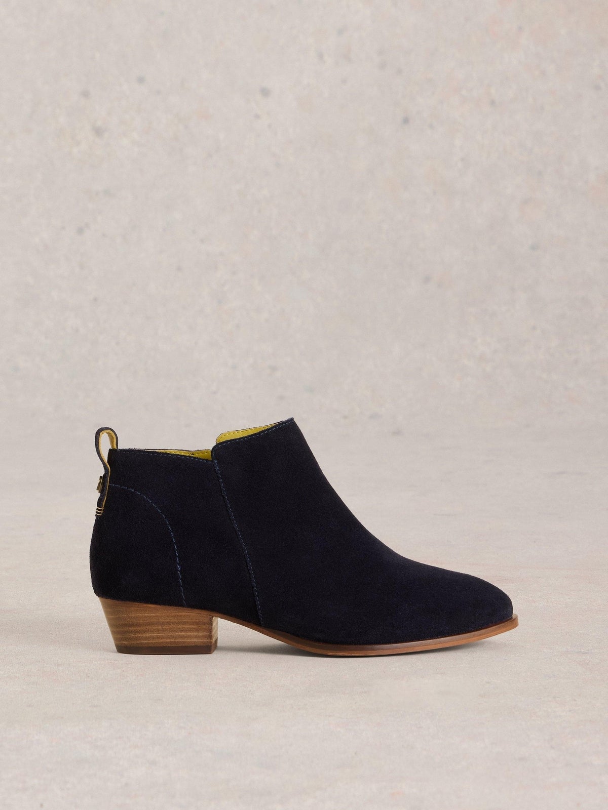 Wildlederstiefeletten mit weiter Passform - 40