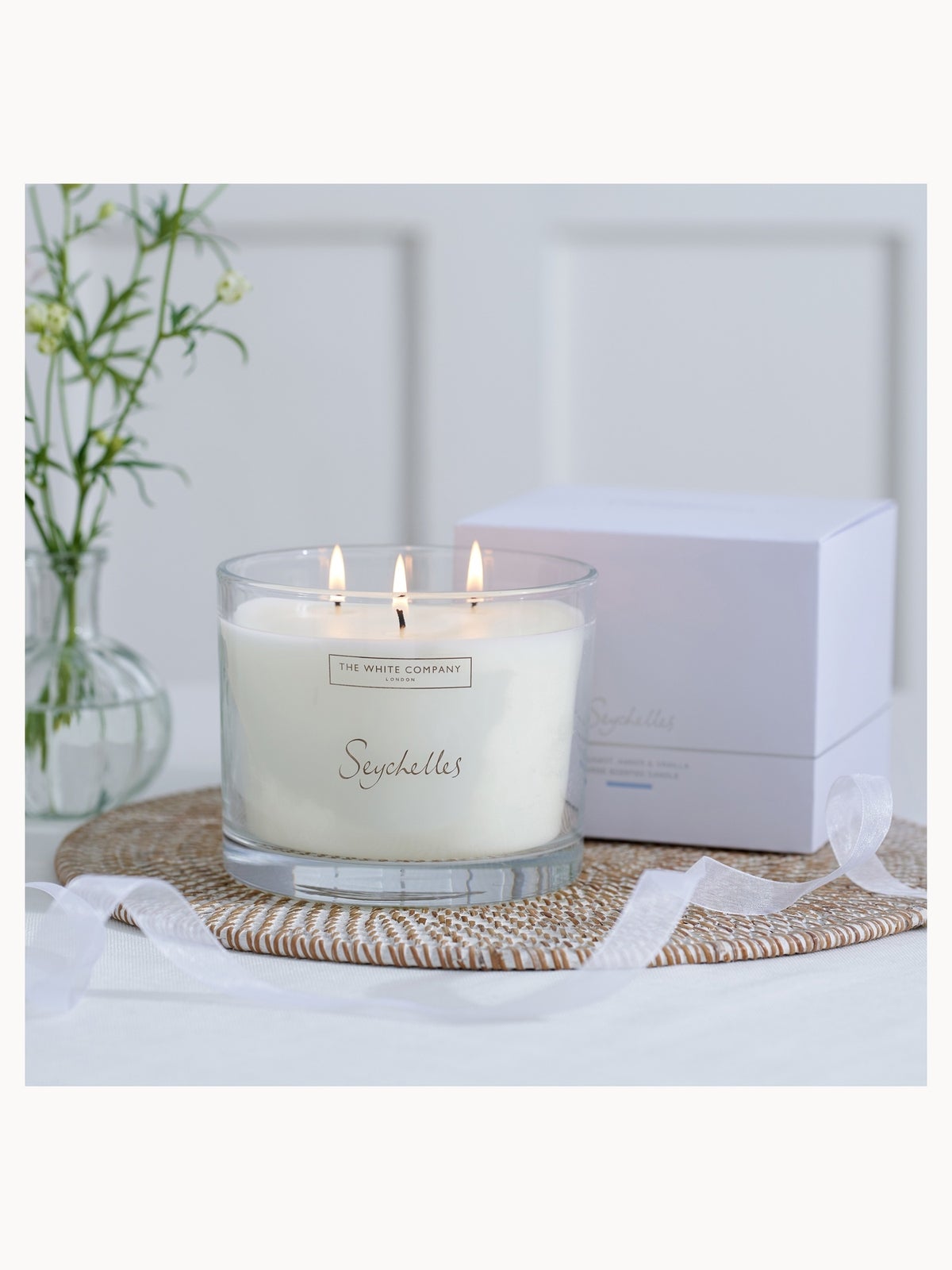 The White Company Seychelles Large Candle 770g 3