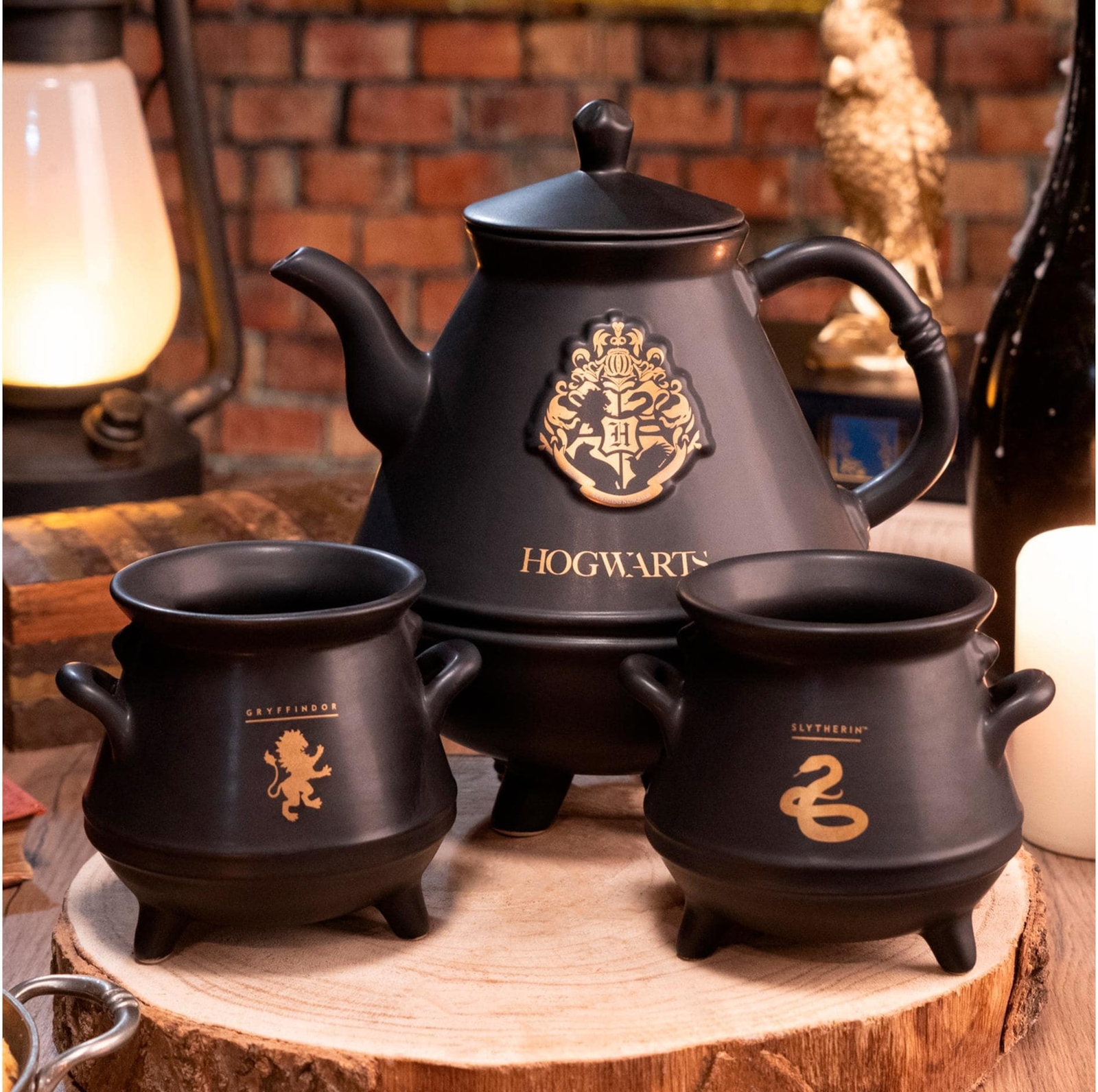 Harry Potter Hogwarts Cauldron Ceramic Premium Teapot & Mugs Set