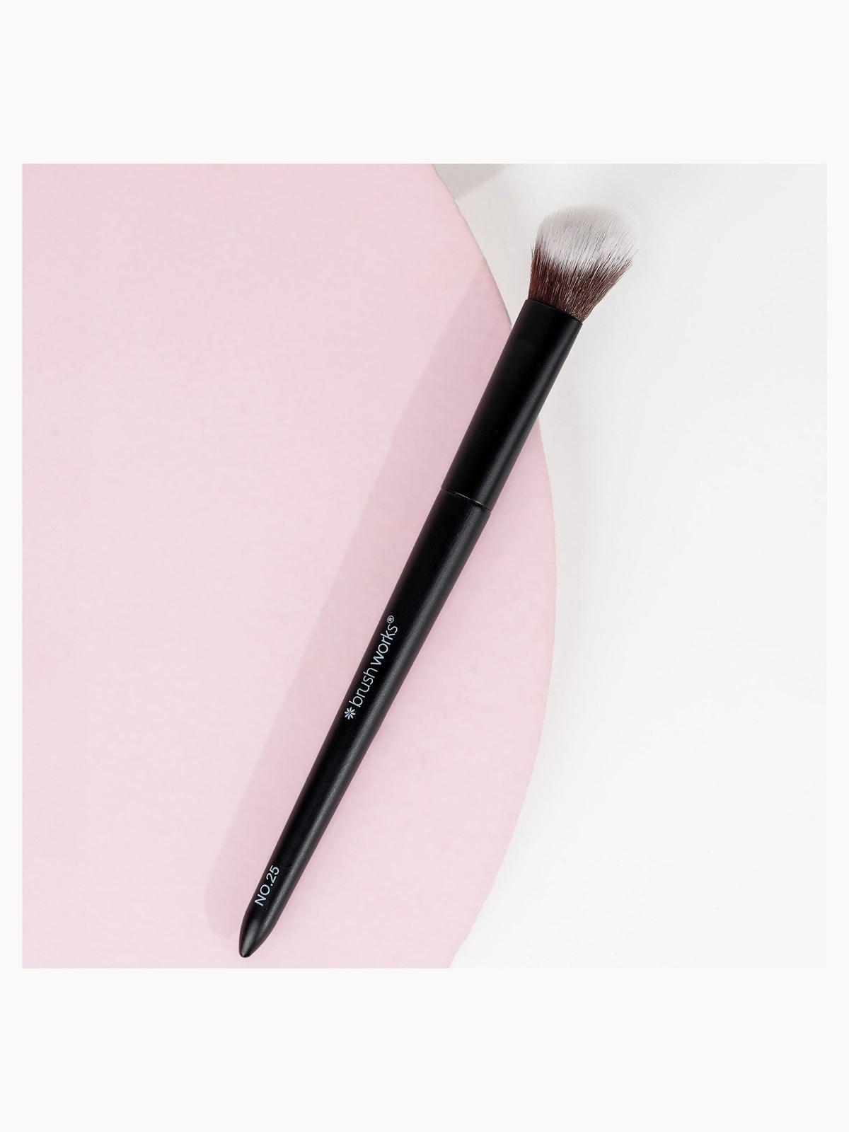brushworks No. 25 Brightening Concealer Brush 4