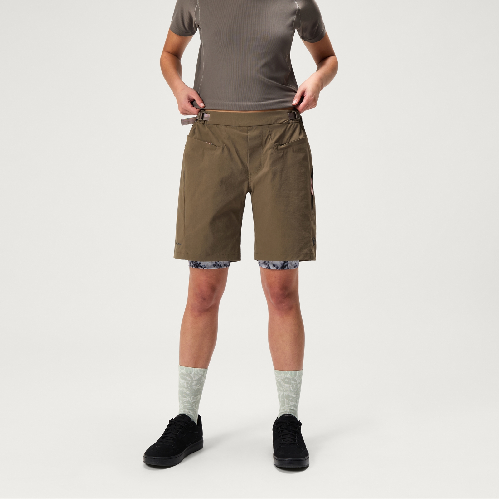 Endura Women's SulTrac Adv 8" Shorts (With Liner)  - Bungee Cord | Extra 10% off first order.