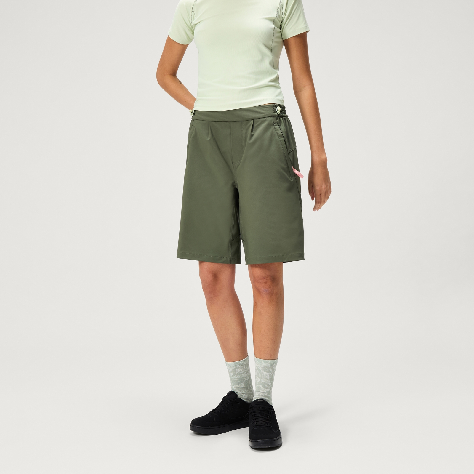 Endura Women's SulTrac Pull On 10" Shorts - Thyme | Extra 10% off first order.