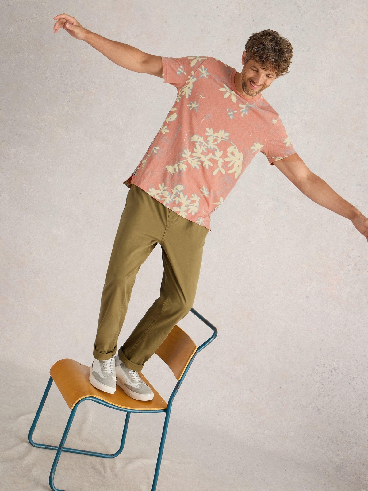 T-Shirt mit floralem Print - M