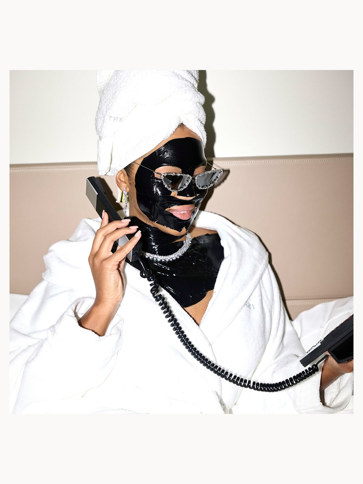 111SKIN Black Diamond Lifting and Firming Neck Mask 3