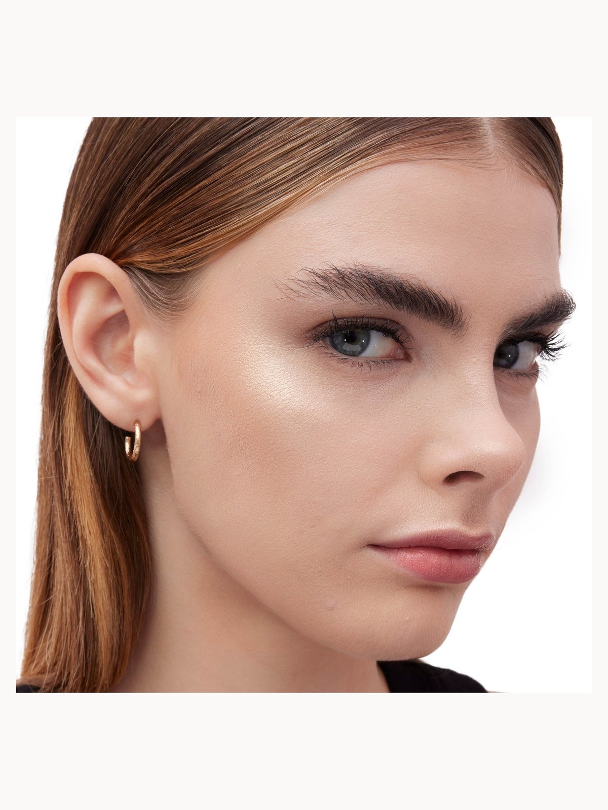 Yves Saint Laurent All Hours Hyper Luminize 8.5g (Various Shades) - 2 4