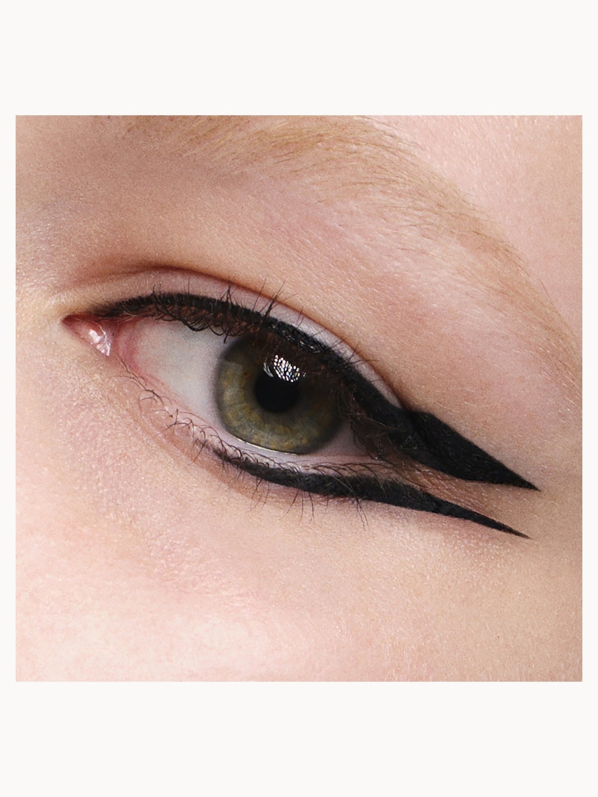Prada Eyeliner 1.2ml (Various Shades) - 01 NERO 4