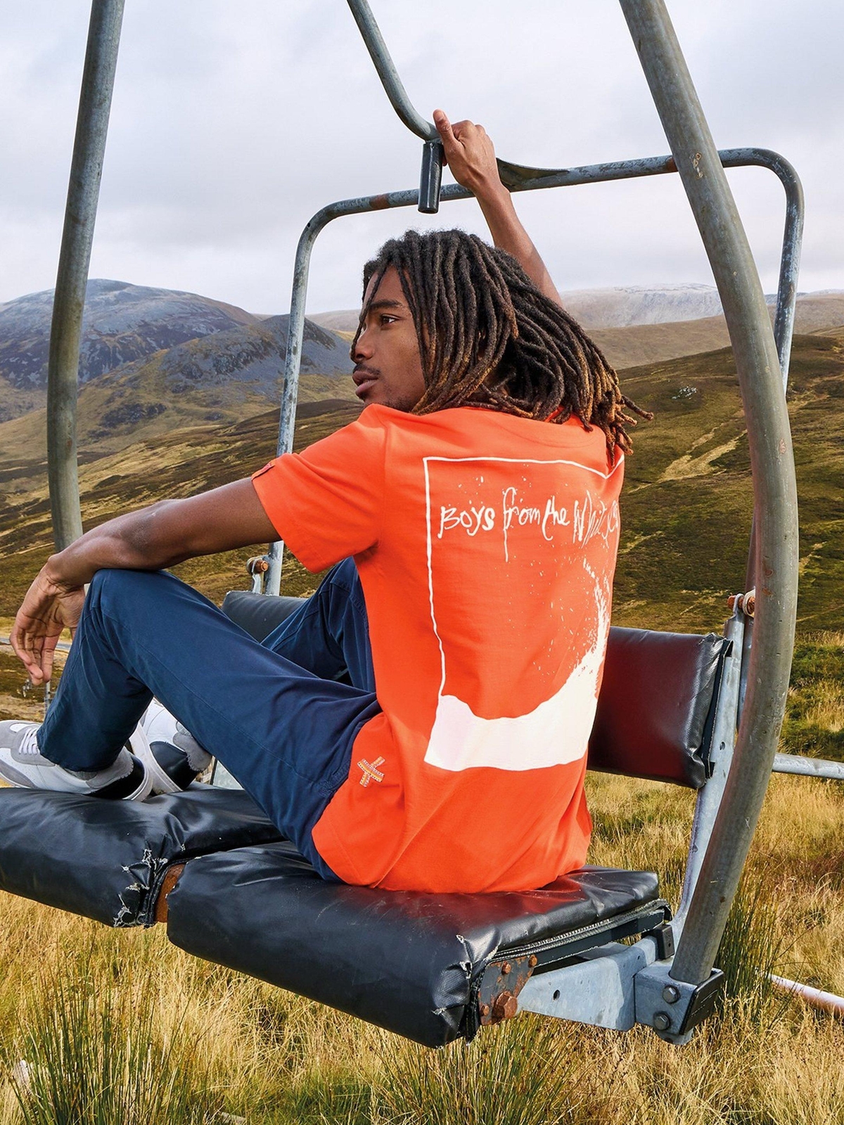 T-Shirt mit Tasche - M