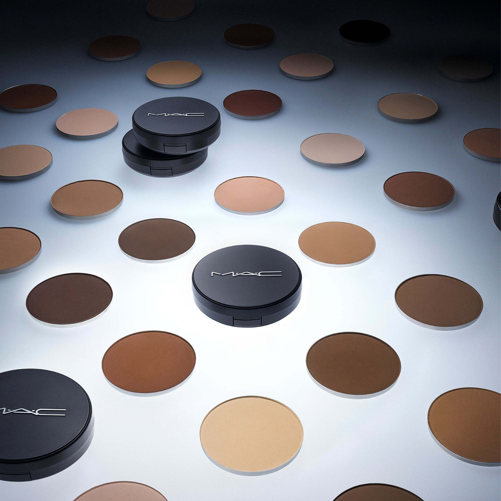 Thumbnail - MAC Studio Fix Powder Plus Foundation (Various Shades) - NC17