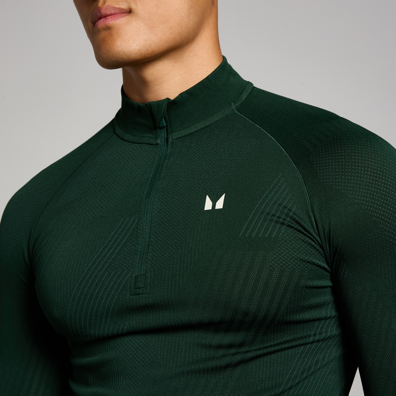 Thumbnail - MP Herren Tempo Pillar Nahtloses Oberteil mit Grafikelement und 1/4-Reißverschluss – Dunkles Smaragdgrün - XXL