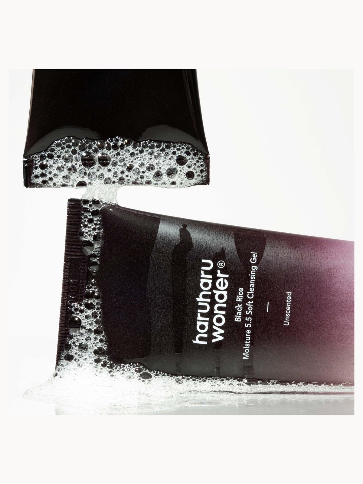 Haruharu Wonder Black Rice Moisture 5.5 Soft Cleansing Gel 100ml 3