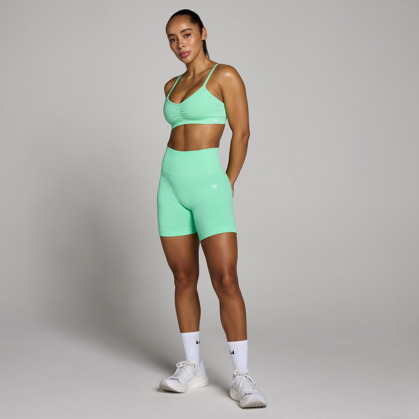 5059883411903 - MP Damen Tempo Nahtlos Scrunch Shorts - Mintgrün - XXL