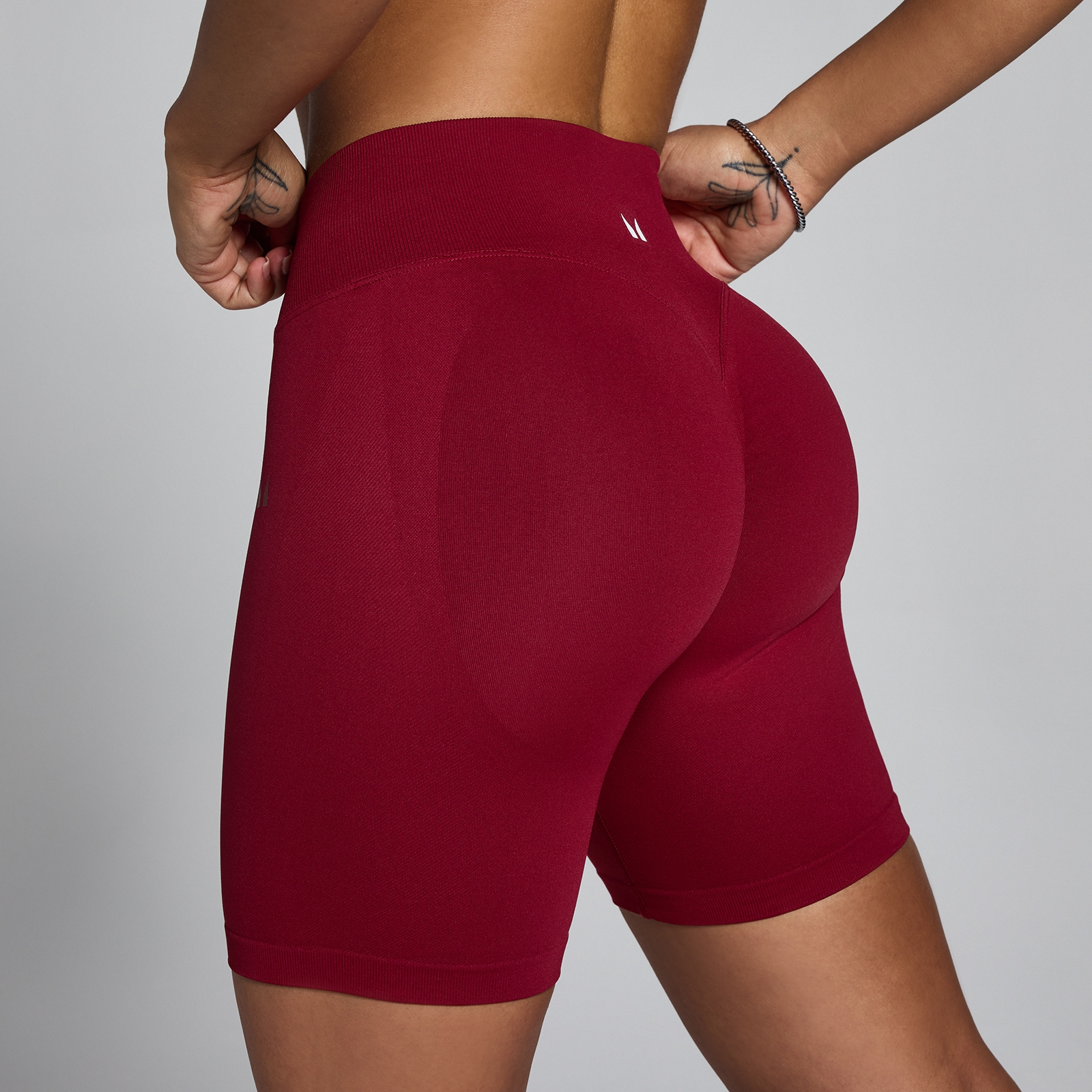 Thumbnail - MP Damen Lift Nahtlose Scrunch-Shorts - Heritage Rot - L