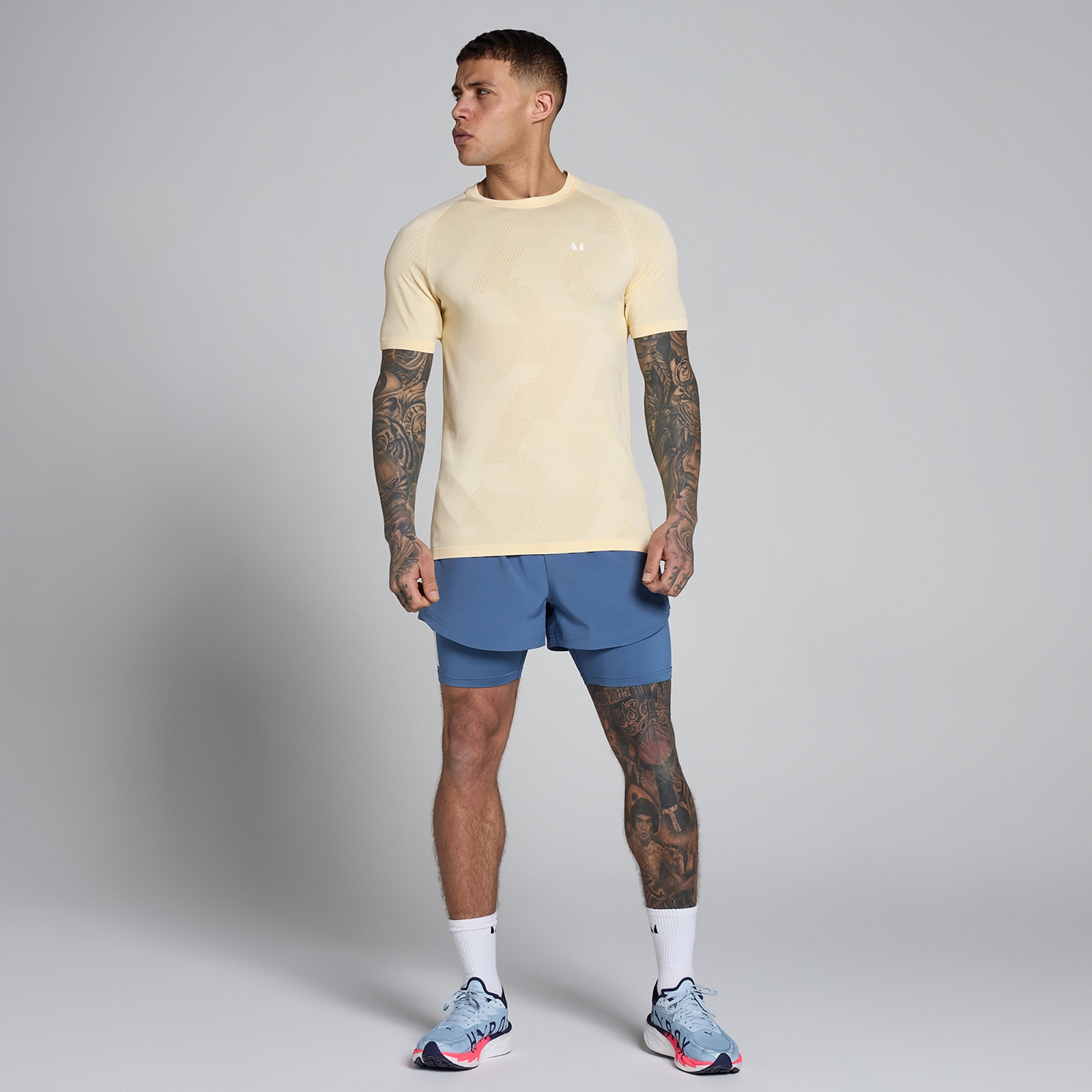 Thumbnail - MP Herren Tempo Pillar Graphic Nahtlos T-Shirt - Butter - S