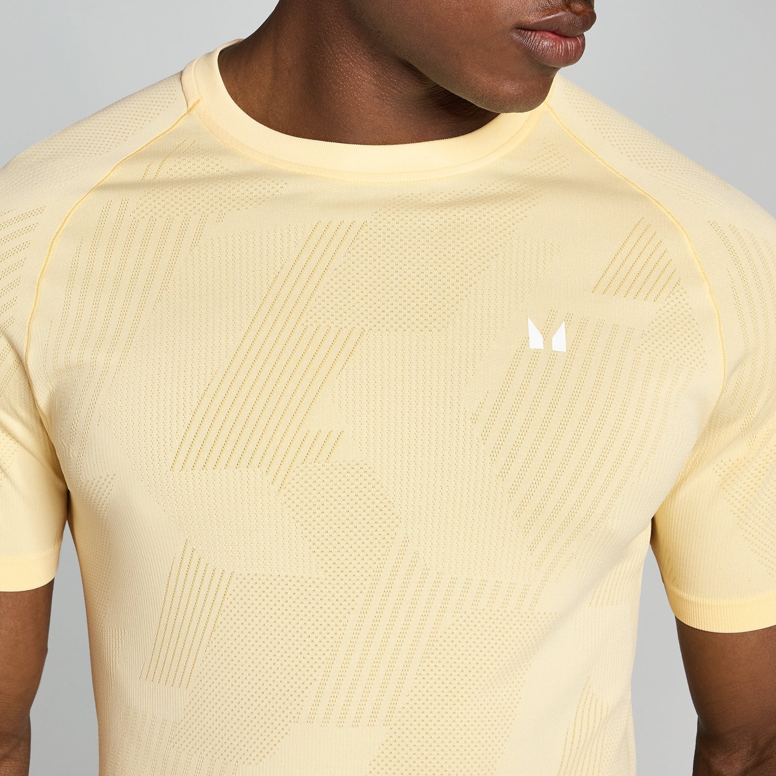 MP Herren Tempo Pillar Graphic Seamless T-Shirt – Butter - M — Bild 5