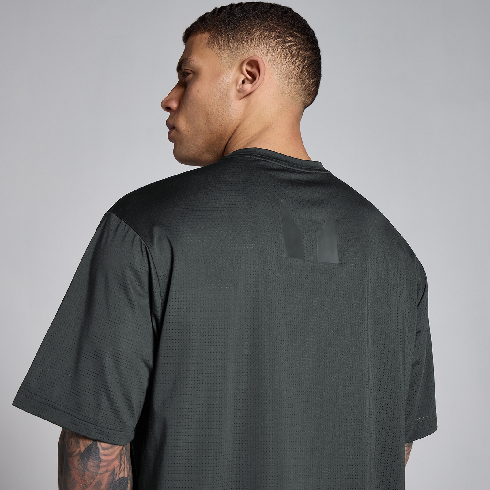 Thumbnail - MP Herren Hybrid Oversized Mesh-T-Shirt - Vintage-Schwarz - XXXL