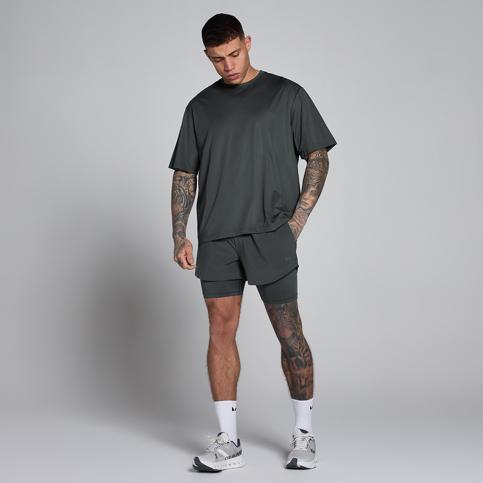 Thumbnail - MP Herren Hybrid Oversized Mesh-T-Shirt - Vintage-Schwarz - XXXL