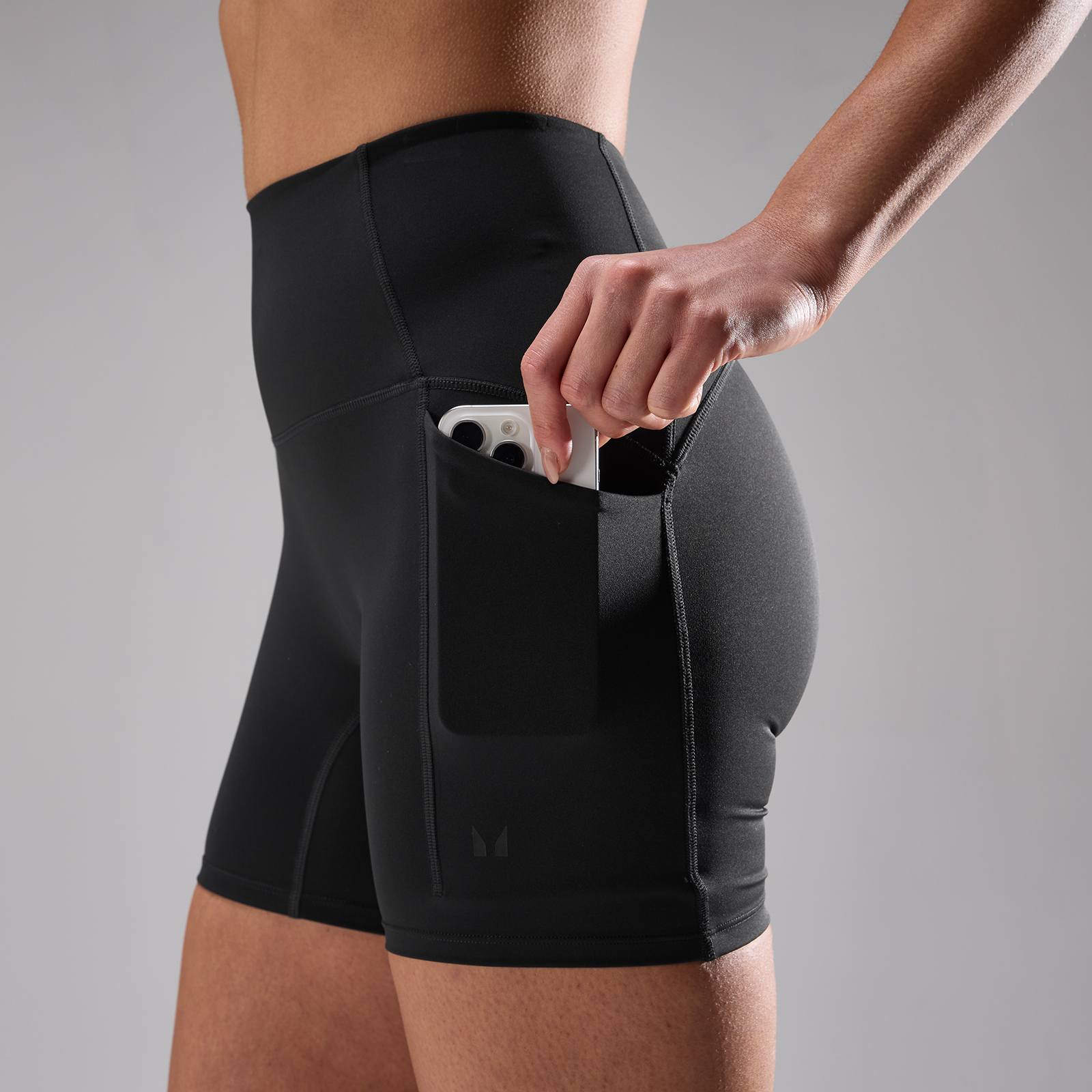 Thumbnail - MP Damen Velocity Ultra Radlerhose - Schwarz - L