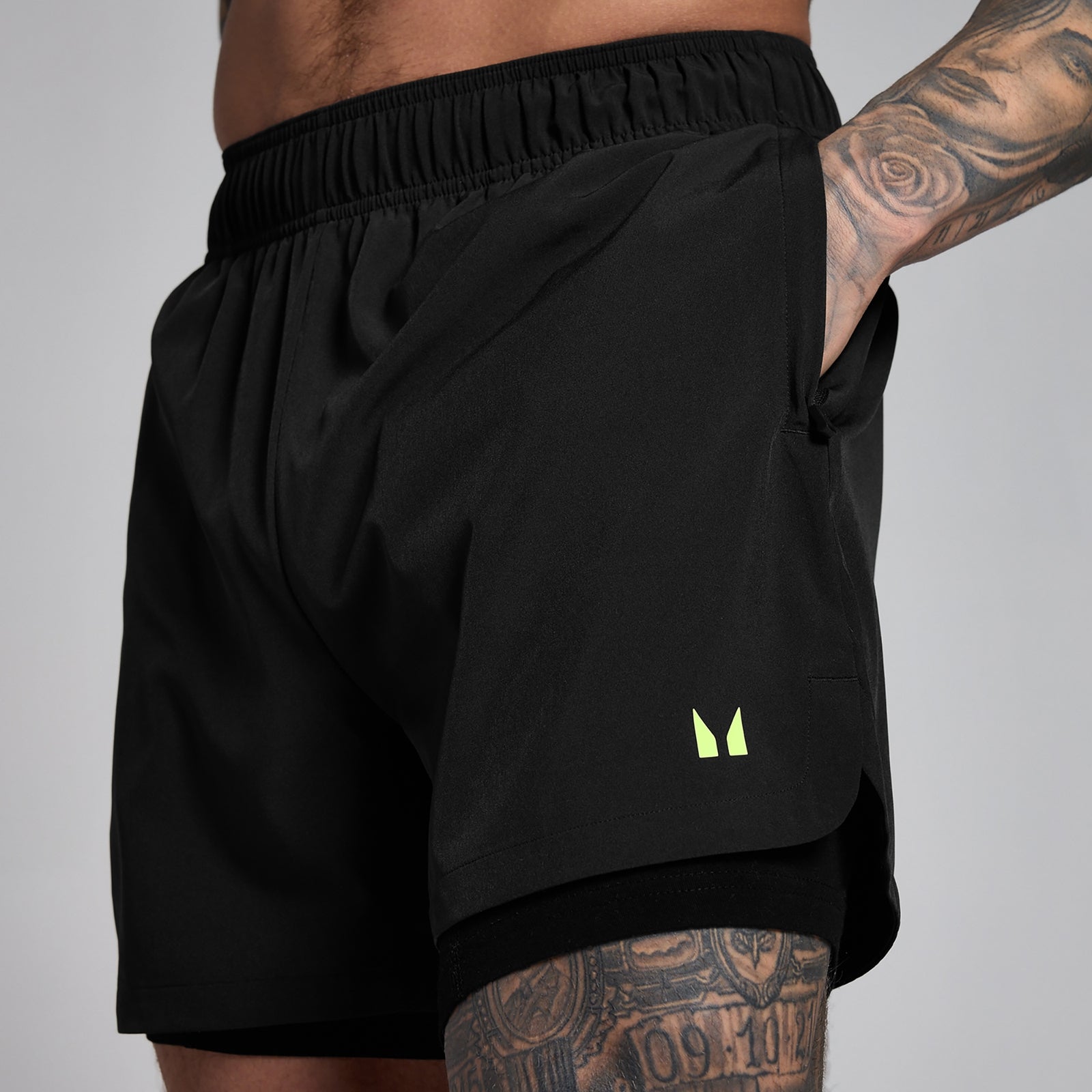 MP Herren Training 5 Woven Shorts - Schwarz / Hellgrün - S — Bild 5