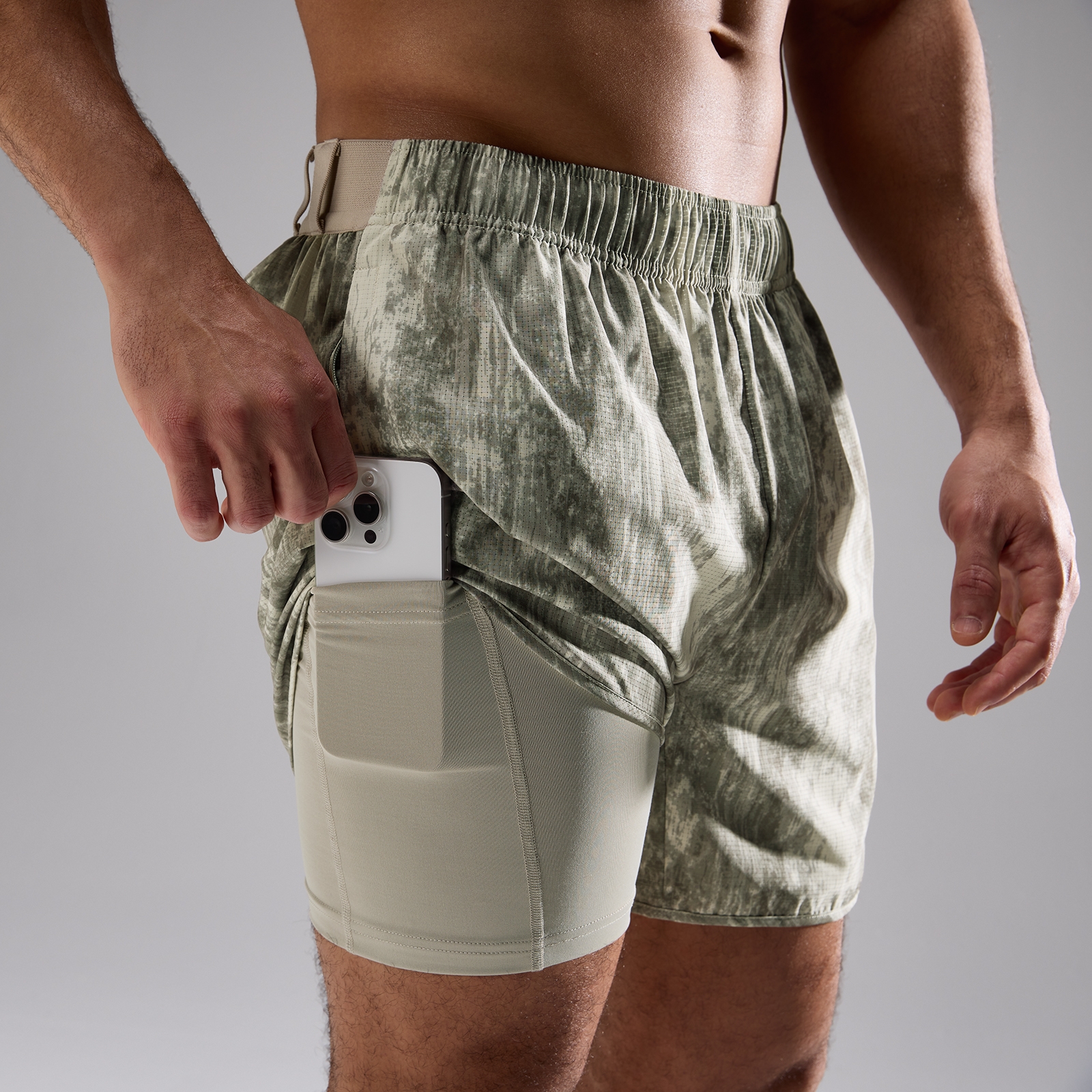 Thumbnail - MP Herren Velocity Ultra 5  2-in-1 Mesh Short - Terrafade - L