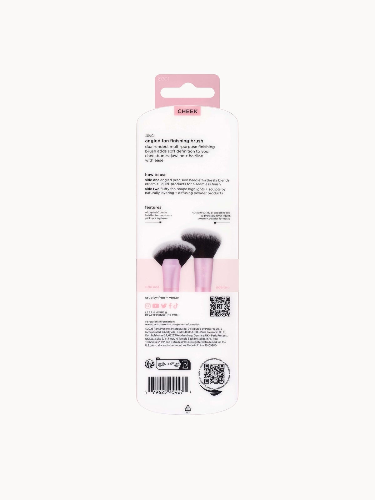 Real Techniques Angled Fan Finishing Brush 3