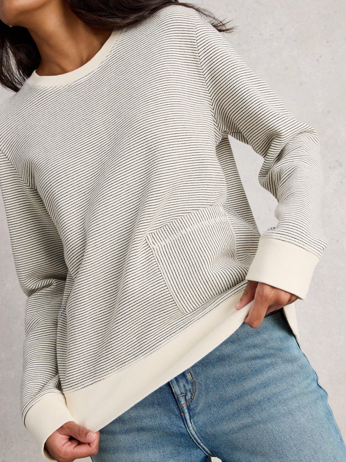 Gestreiftes Sweatshirt - 44