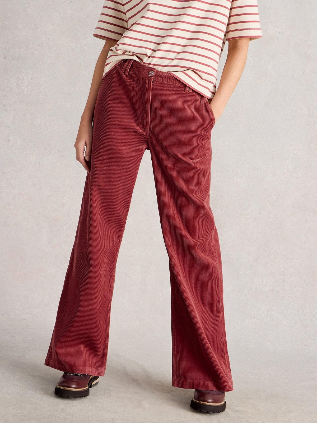Kordhose Belle mit weitem Bein - 34/R