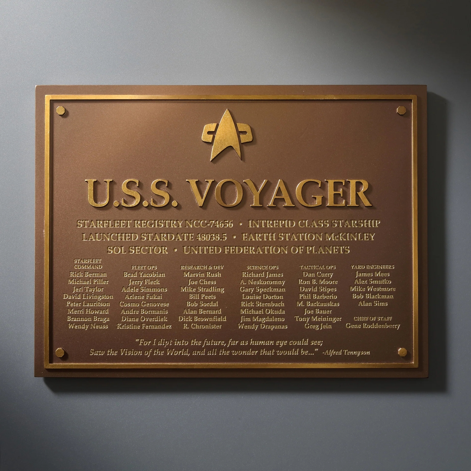 Star Trek U.S.S. Voyager NCC-74656 Dedication Polyresin Plaque (14 )