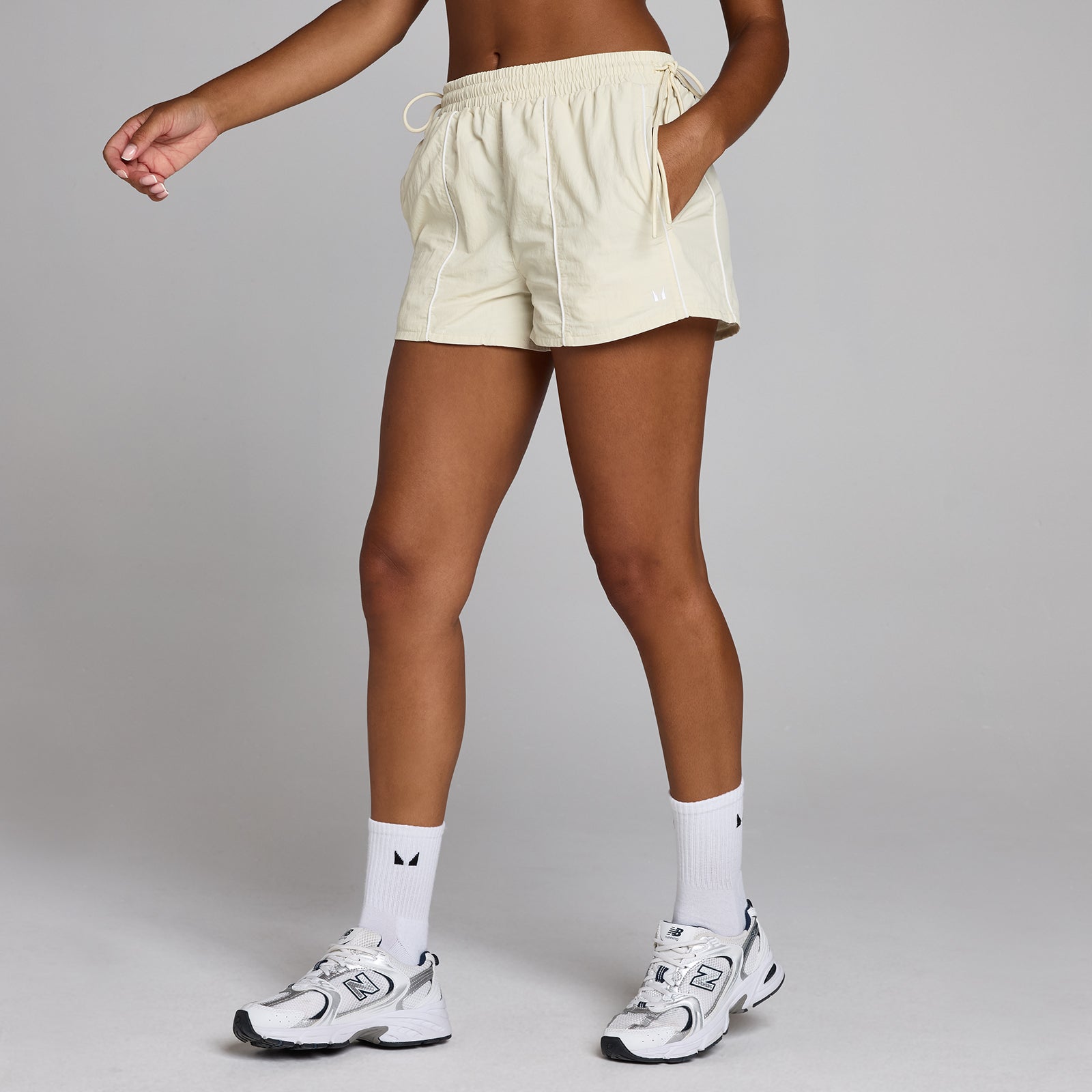 MyProtein - Women's - Tempo Contrast Tie Woven Short - Extra Large - Stone