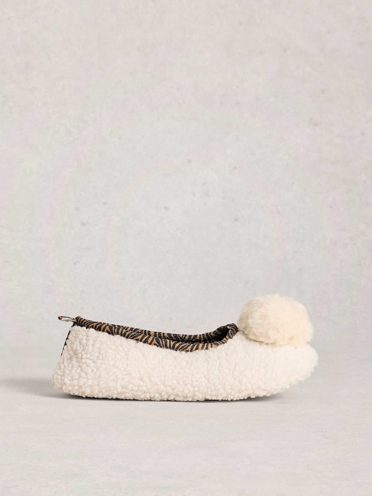 Ballerina-Hausschuhe mit Bommel - S